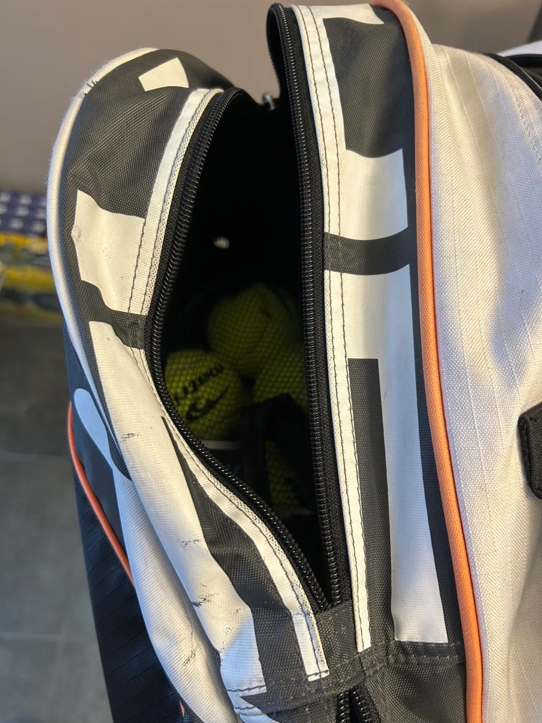 HEAD 5-Racket TOUR TEAM CCT (Climate Control Tech) Tennis Bag image indicator(9)