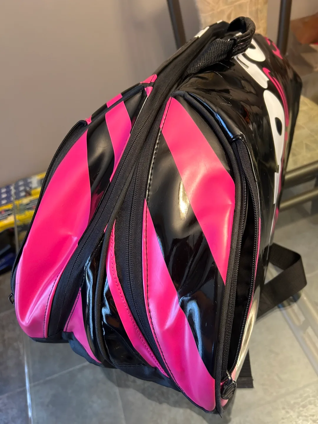 Wilson BLX Tour 6-Racket Tennis Bag (Black/Pink-Adult 27 inches) image indicator(5)