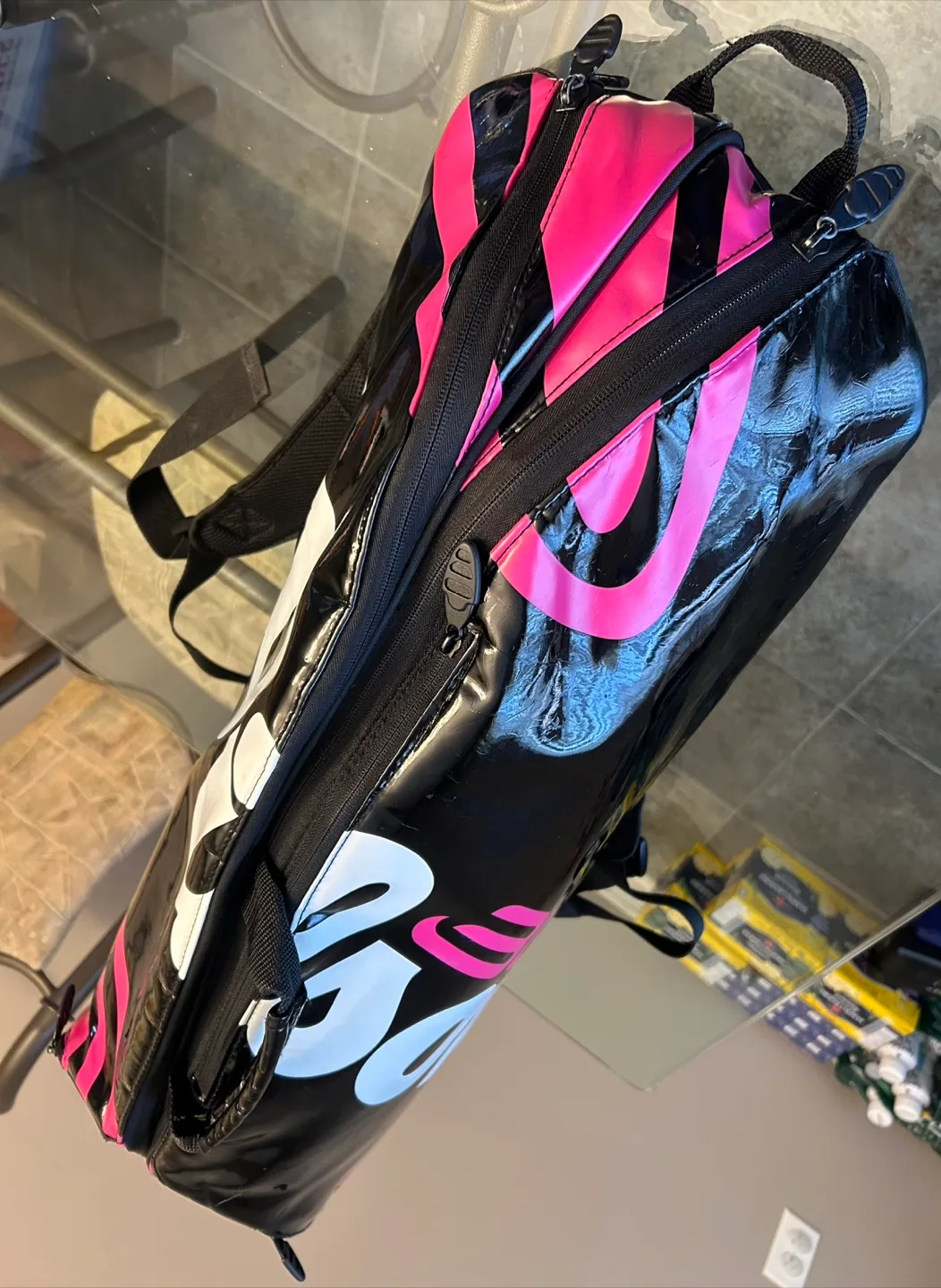 Wilson BLX Tour 6-Racket Tennis Bag (Black/Pink-Adult 27 inches) image indicator(4)