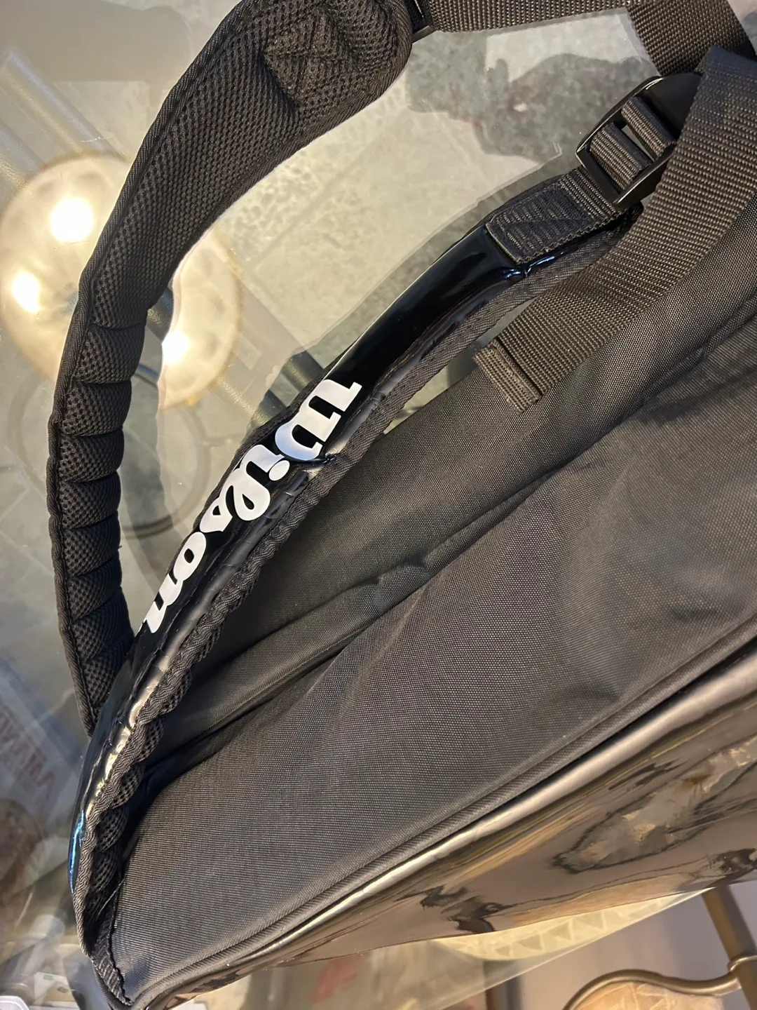 Wilson BLX Tour 6-Racket Tennis Bag (Black/Pink-Adult 27 inches) image indicator(7)