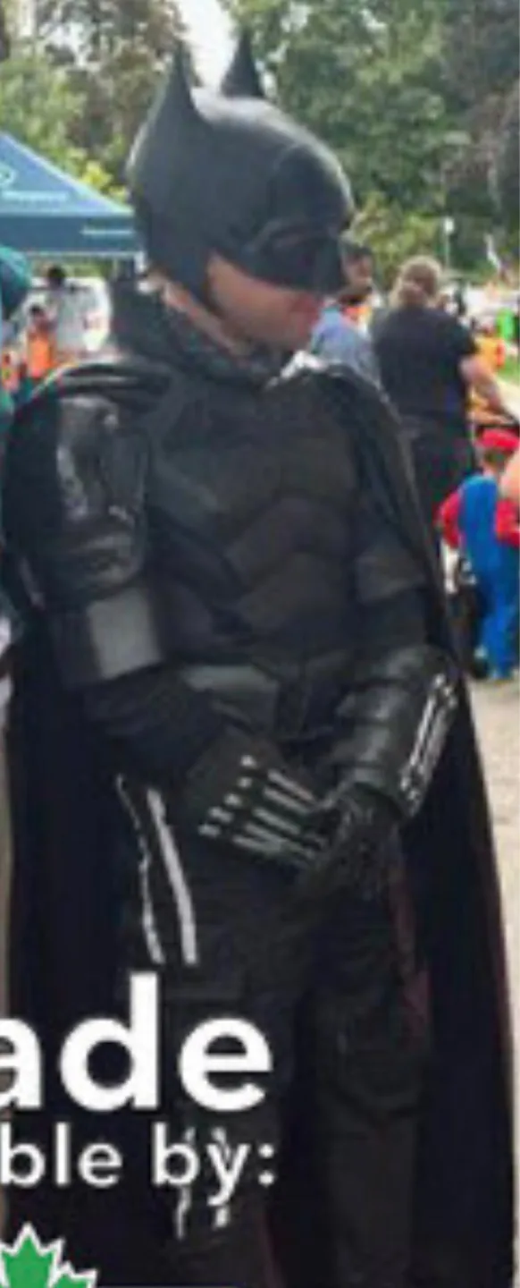 CosplayShopper Batman Costume image indicator(7)