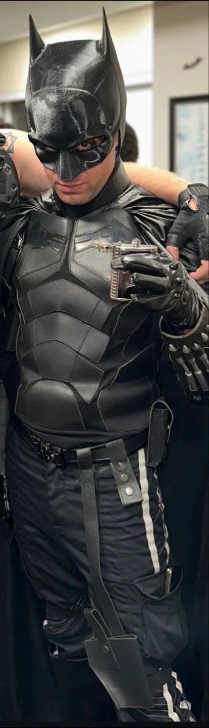 CosplayShopper Batman Costume image indicator(6)