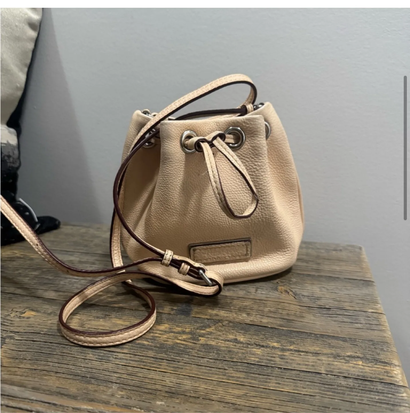 Marc Jacobs Beige Leather Bucket Bag thumbnail