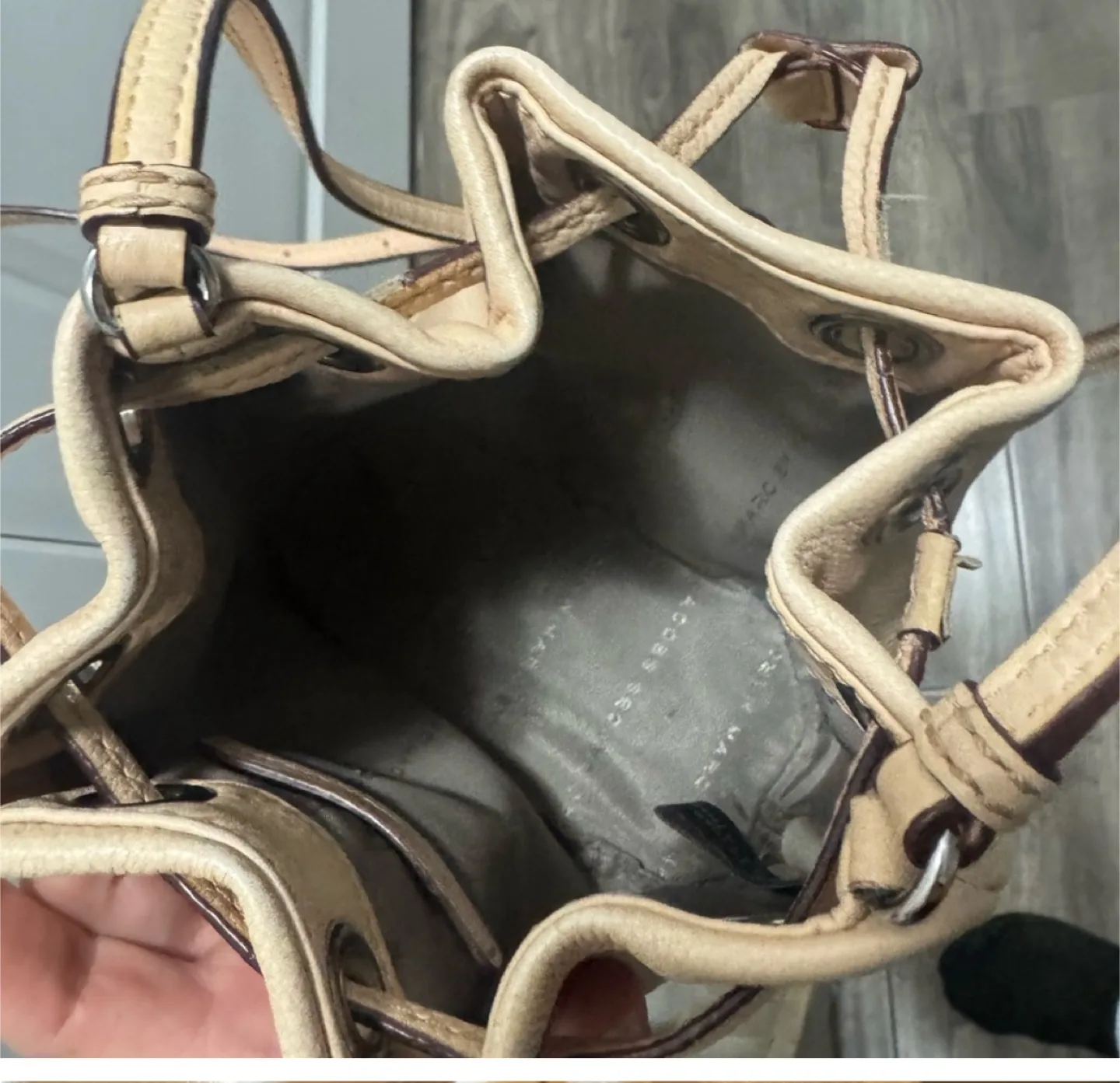 Marc Jacobs Beige Leather Bucket Bag image indicator(7)