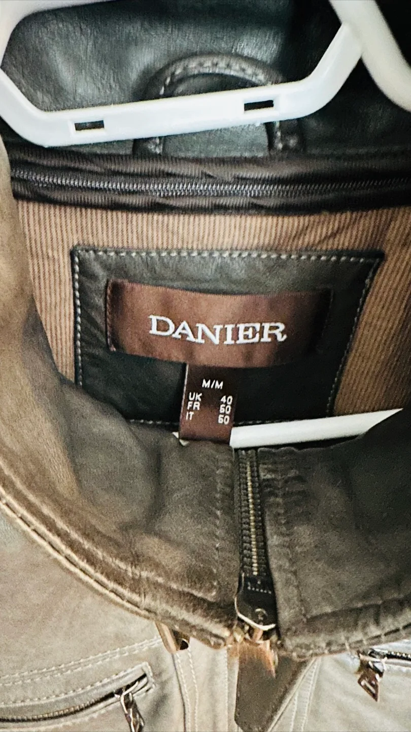 Danier Leather Jacket - Size M image indicator(3)