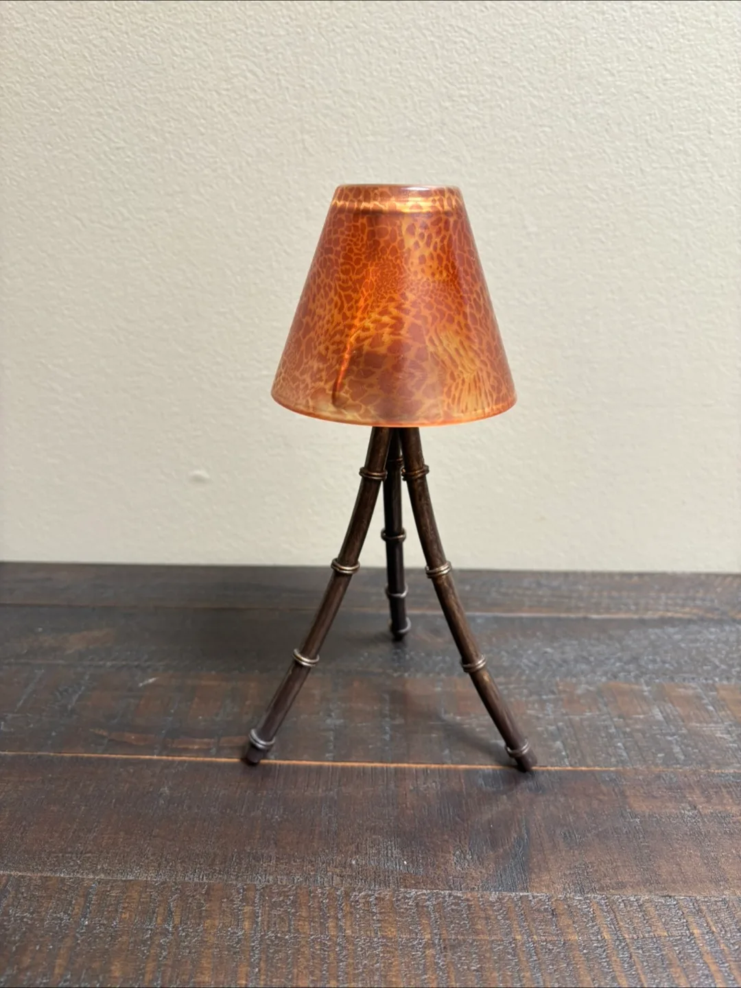 🇨🇦Tea light Lamp with Tripod Base thumbnail