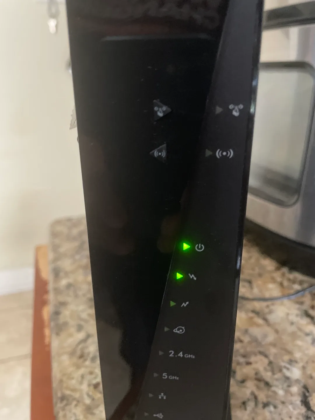 Netgear Nighthawk AC1900 WiFi Router thumbnail