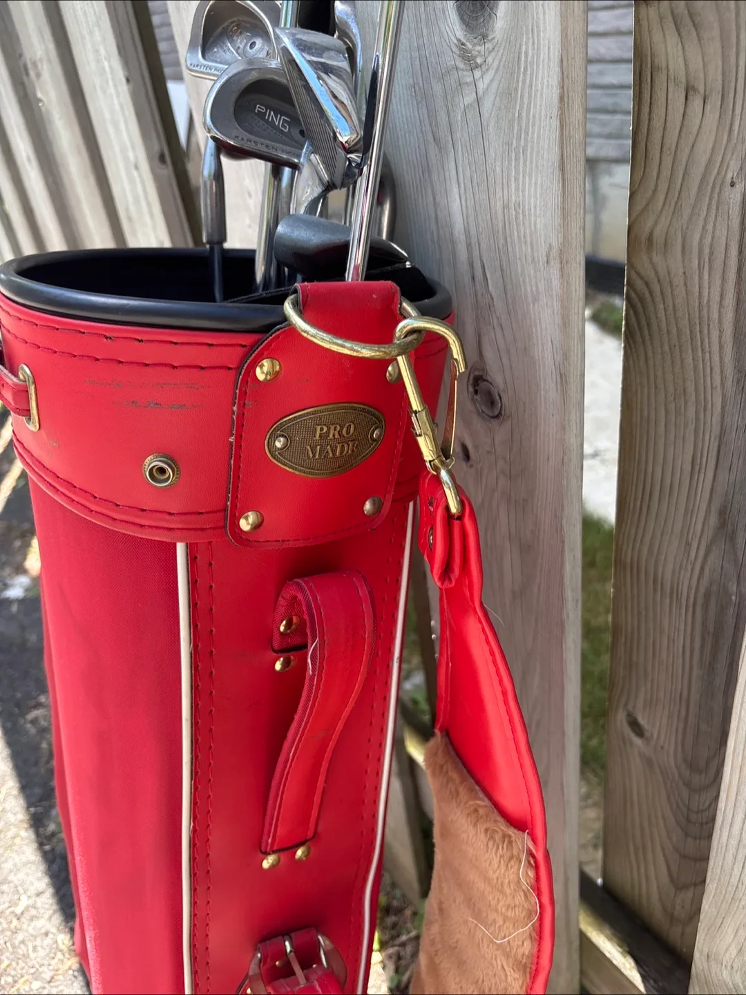Pro Made Red Golf Bag image indicator(2)