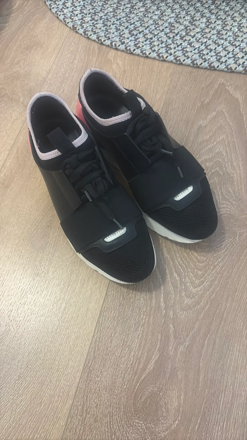 Balenciaga Sneakers, Size 35 thumbnail
