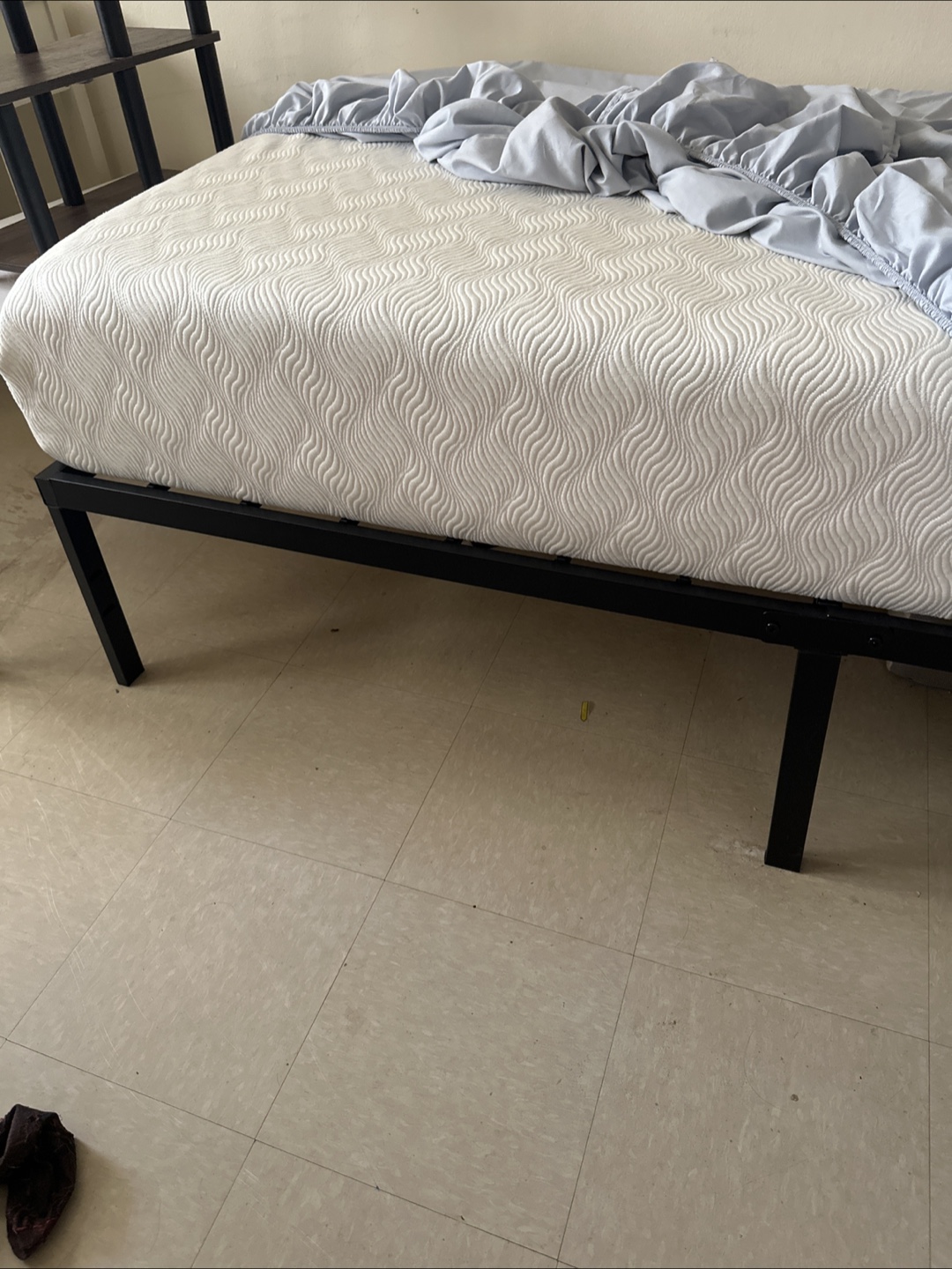 Twin Mattress with tubular base - photo 2