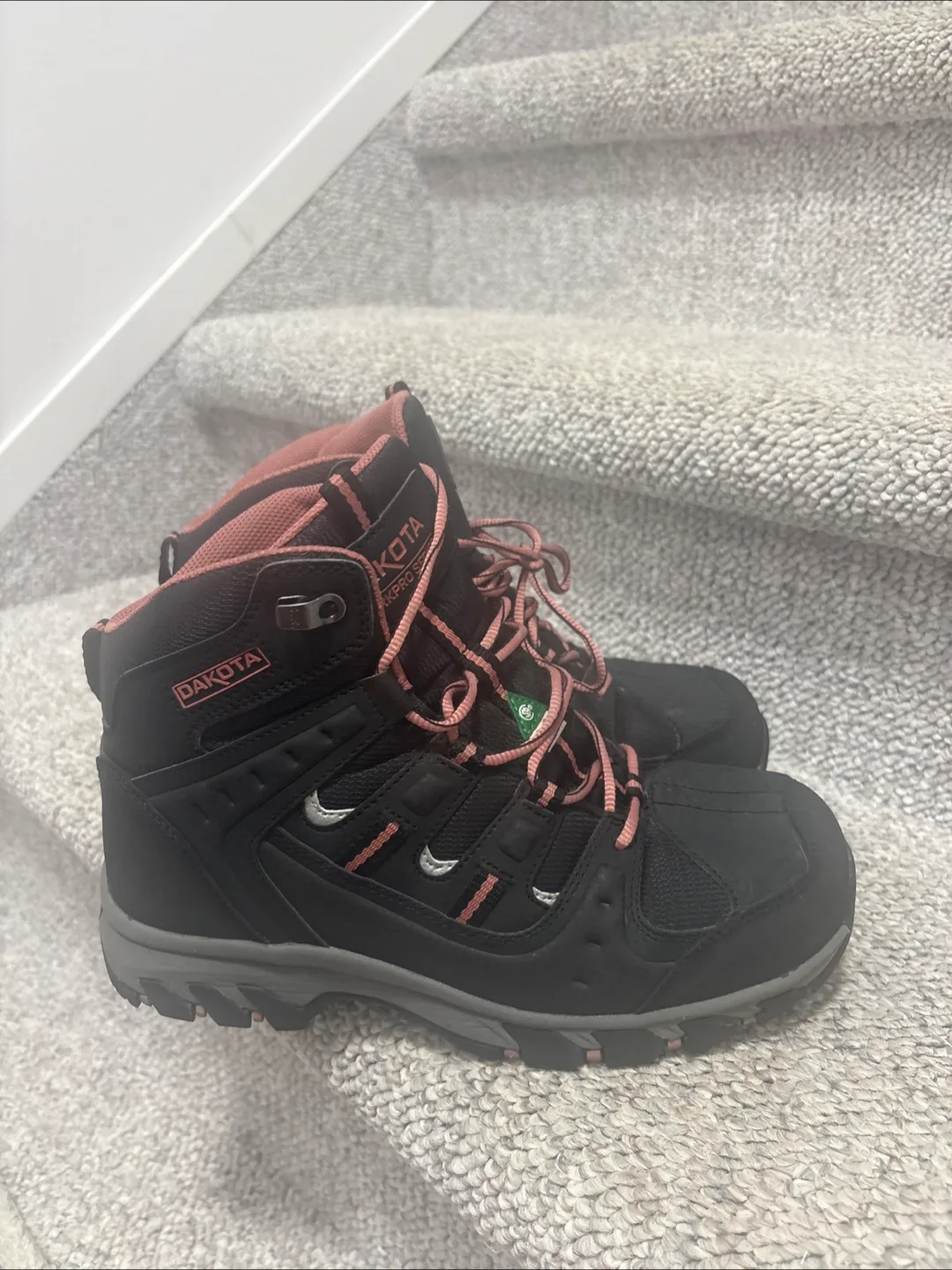 Dakota Hiking Boots - Size 7 thumbnail