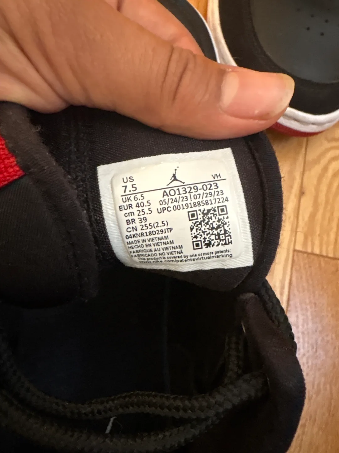 Jordan fade away - Size 7.5 US image indicator(3)