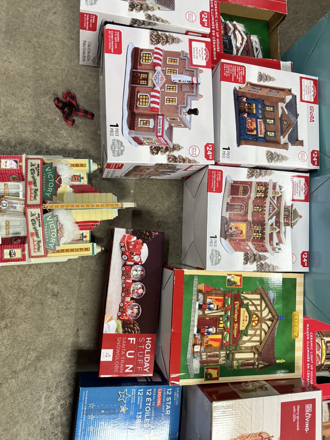 Lemax Christmas Village Collection - photo 5
