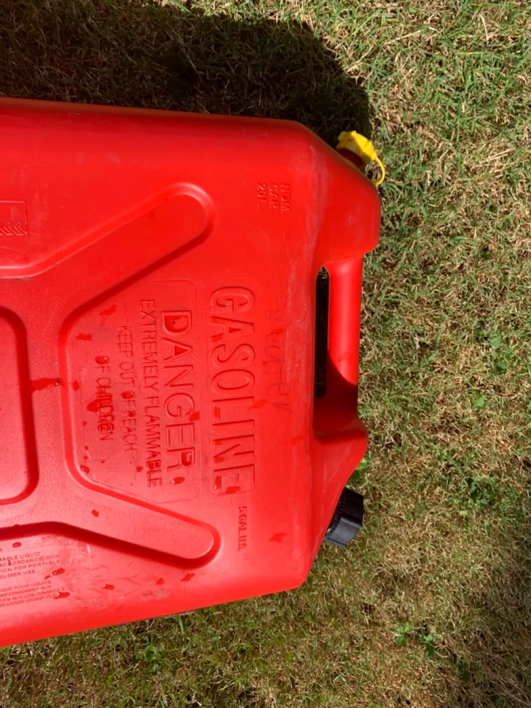 Red Gas Can 20-23 L image indicator(6)