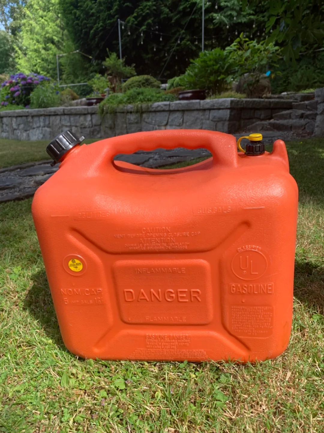 Red Gas Can 20-23 L image indicator(3)