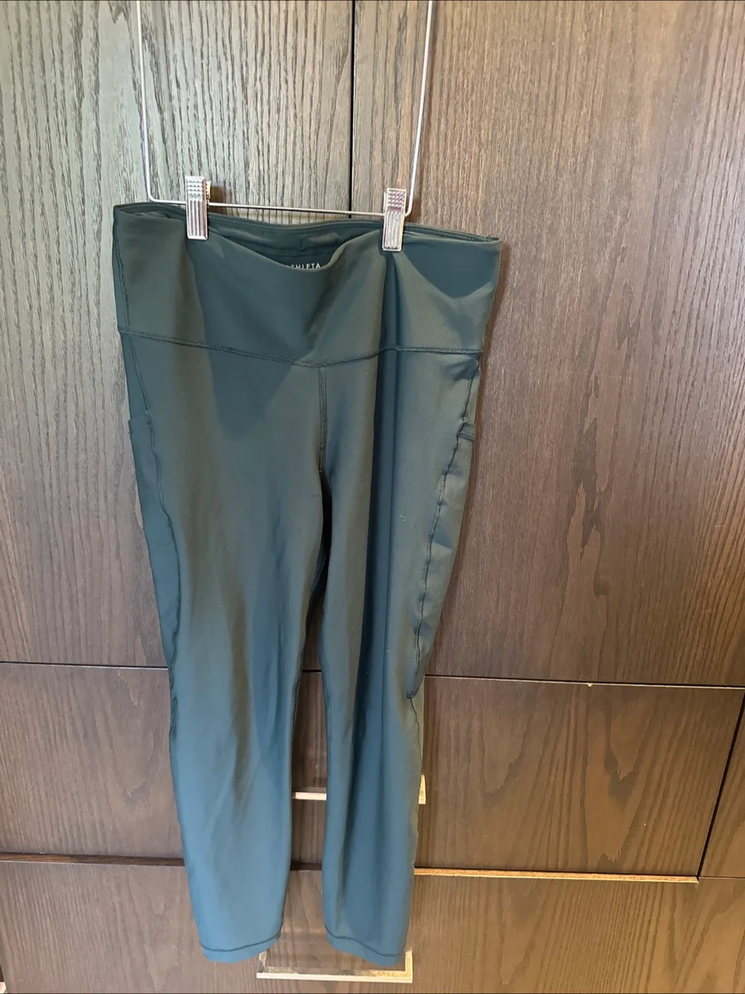 Athleta Interval Stash 7/8 Tight - Size M🇨🇦 thumbnail