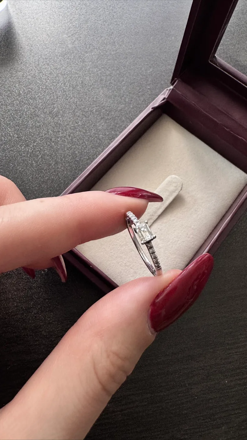 LUGARO Diamond Ring image indicator(4)