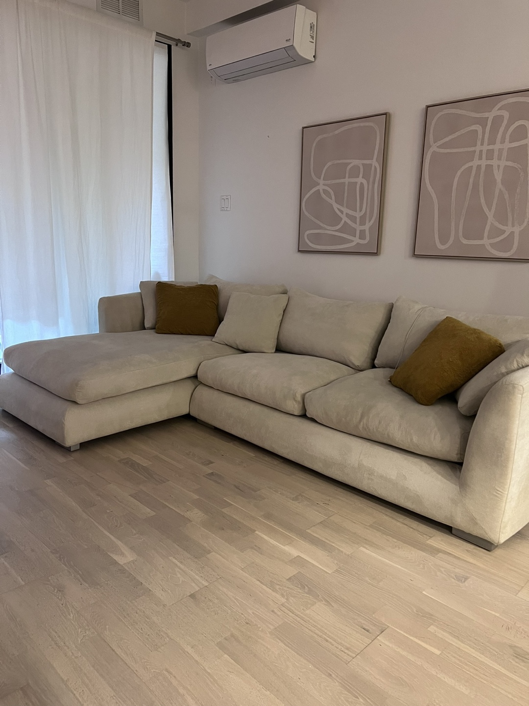 Feathers Sectional Sofa - photo 2