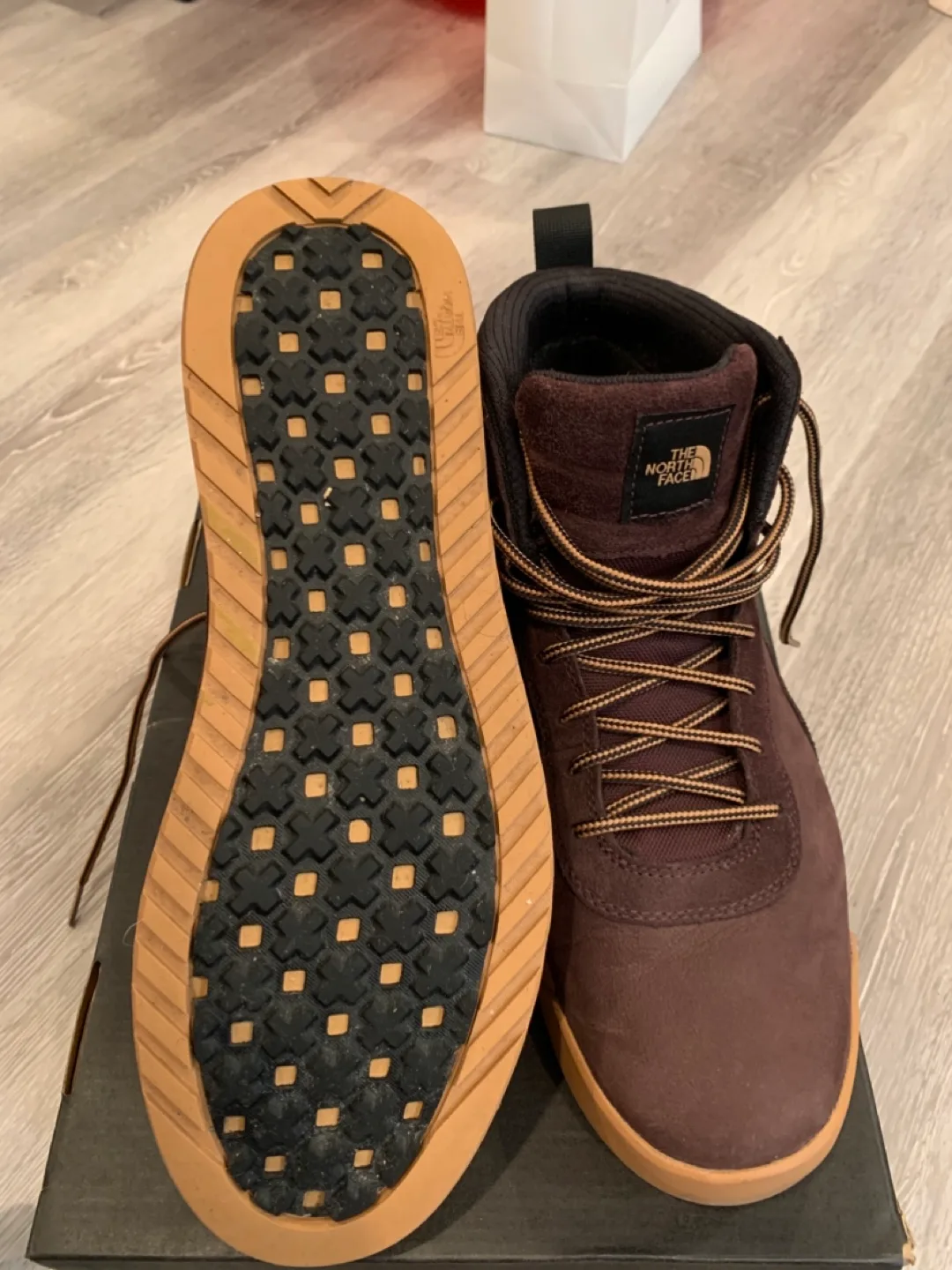 The North Face Larimer Mid Waterproof Boots (12) image indicator(4)