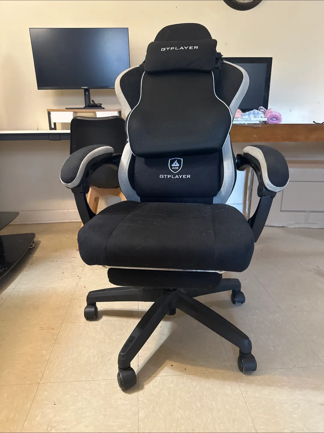GTPlayer Black Gaming Chair thumbnail