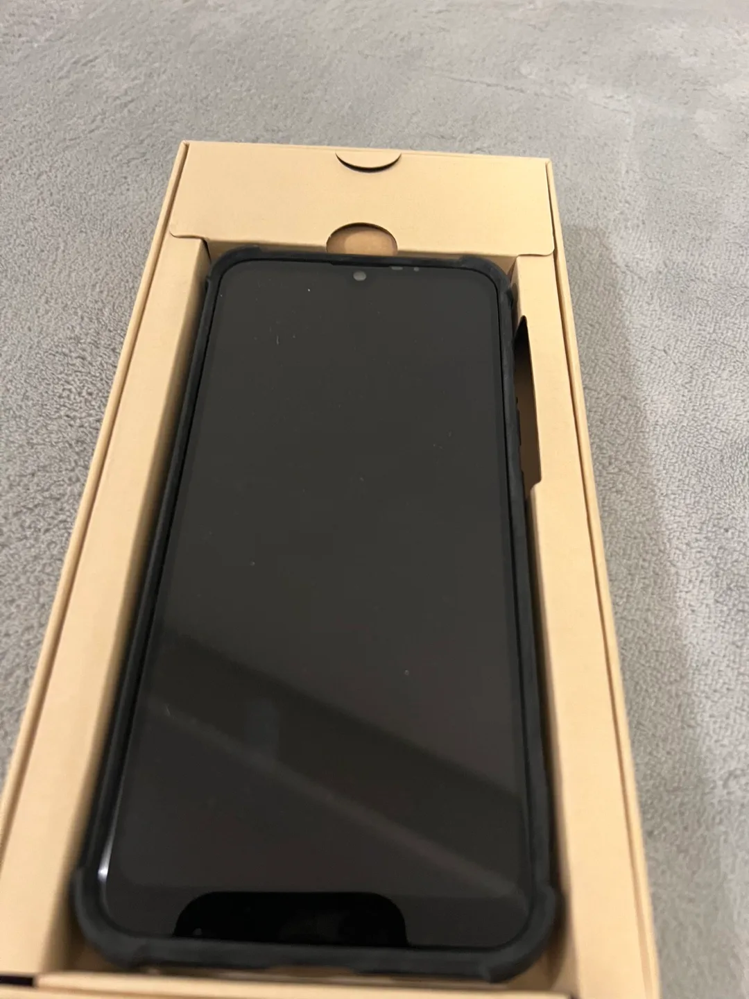 Teracube phone with case image indicator(4)