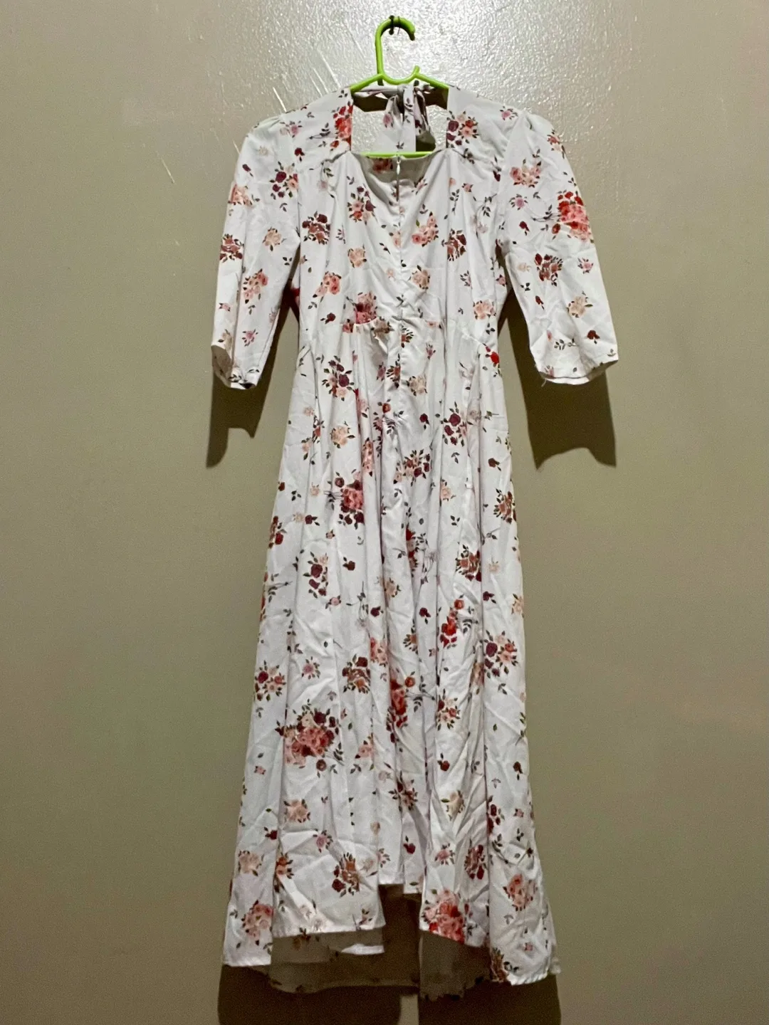Simpleflavor White Dress + Realistic Roses thumbnail