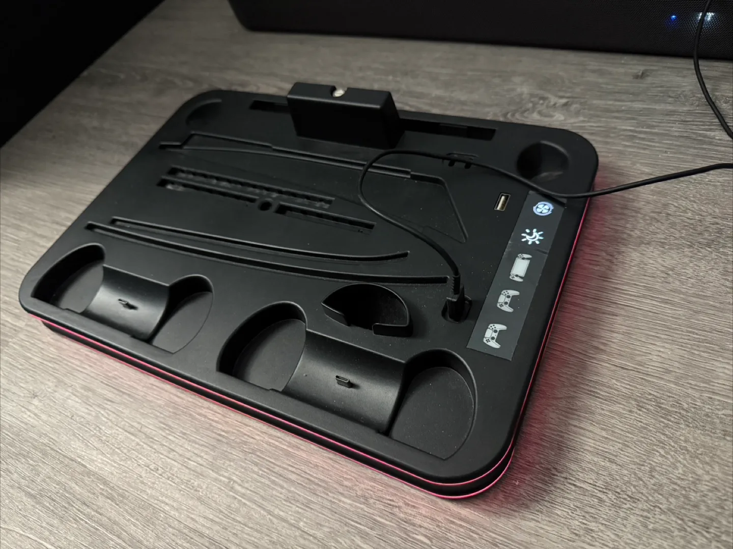 Ps5 slim stand with charging dock. image indicator(4)