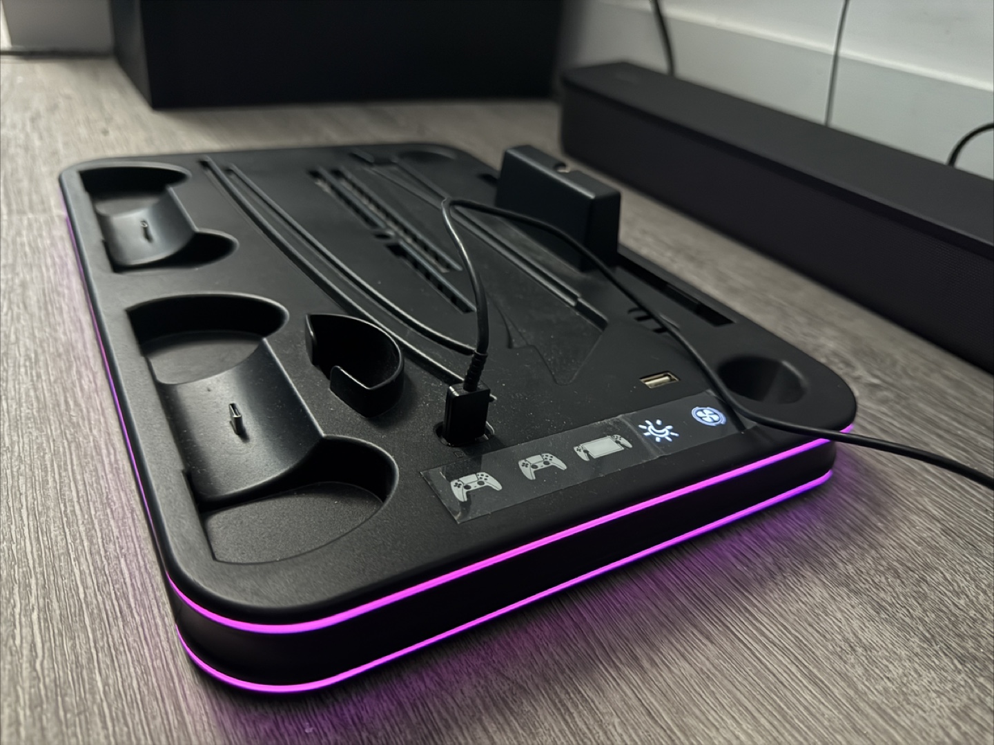 Ps5 slim stand with charging dock. - photo 5