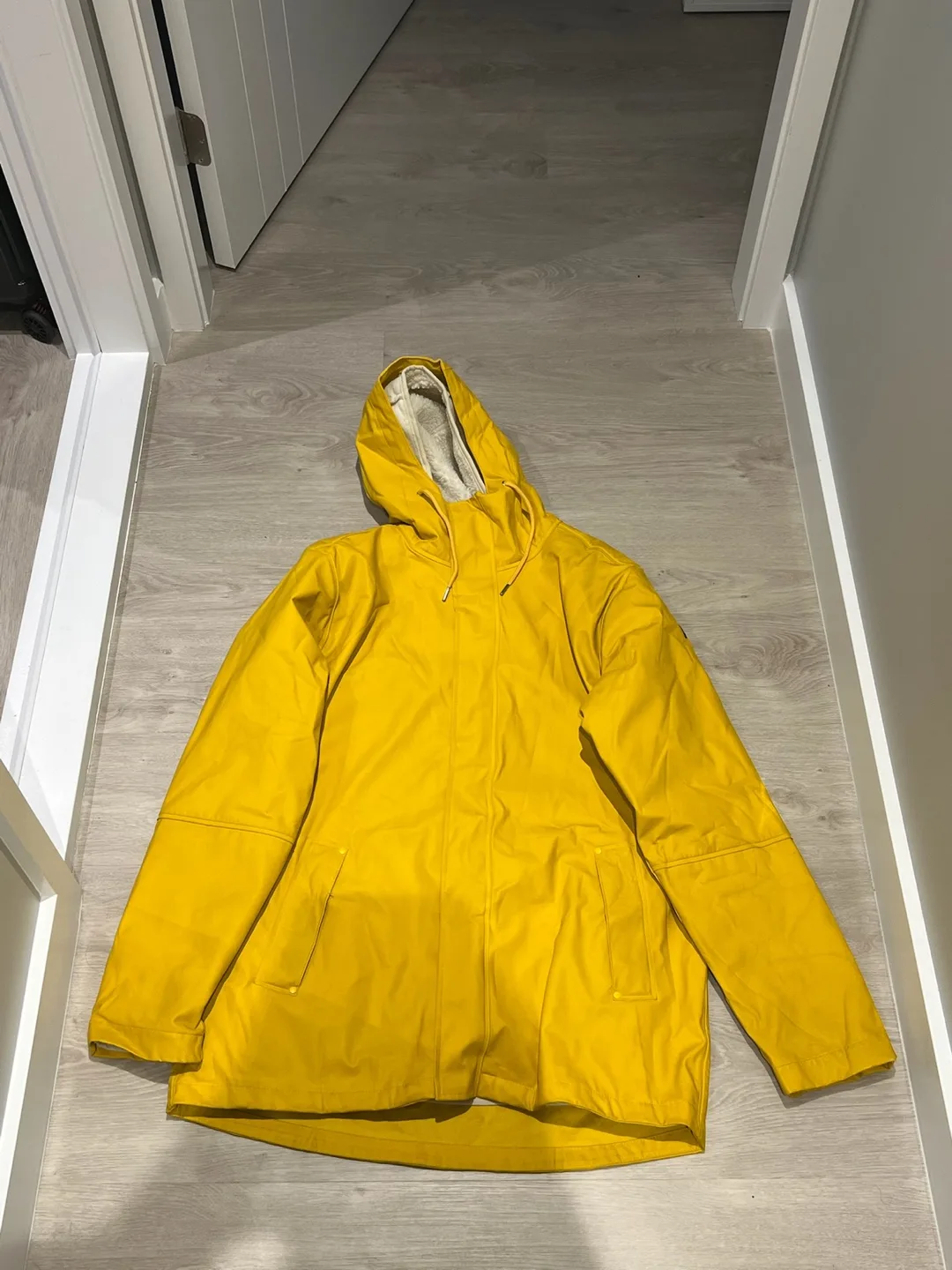 Helly Hansen Yellow Rain Jacket - Size L thumbnail