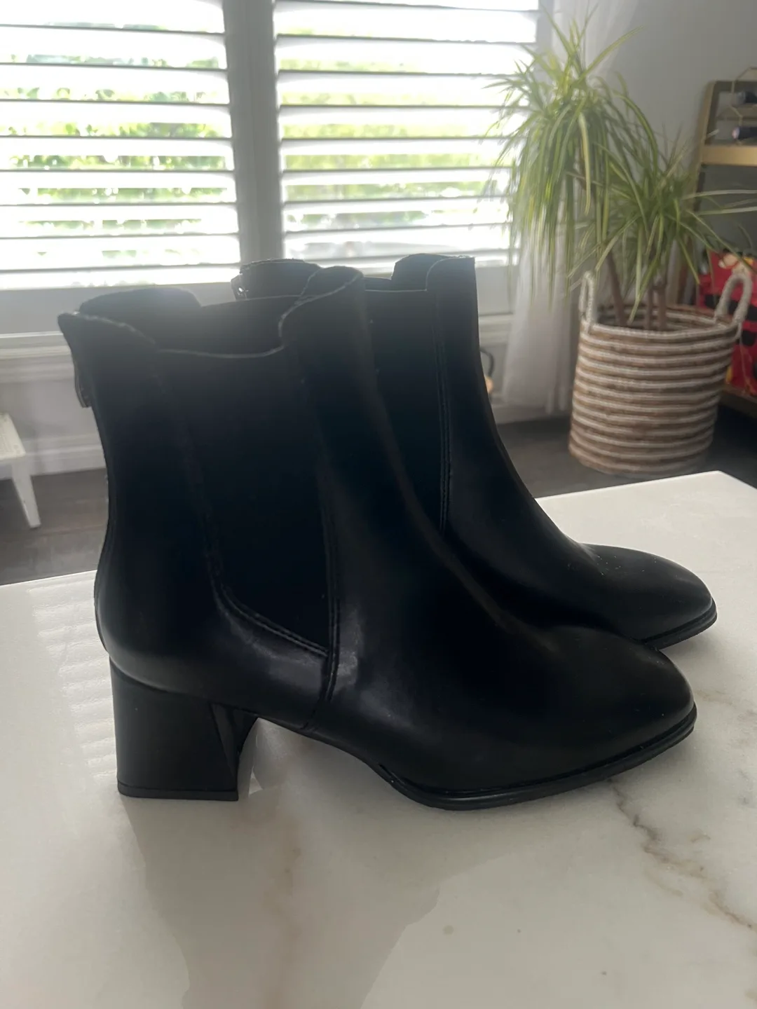 Black Heel Boots thumbnail