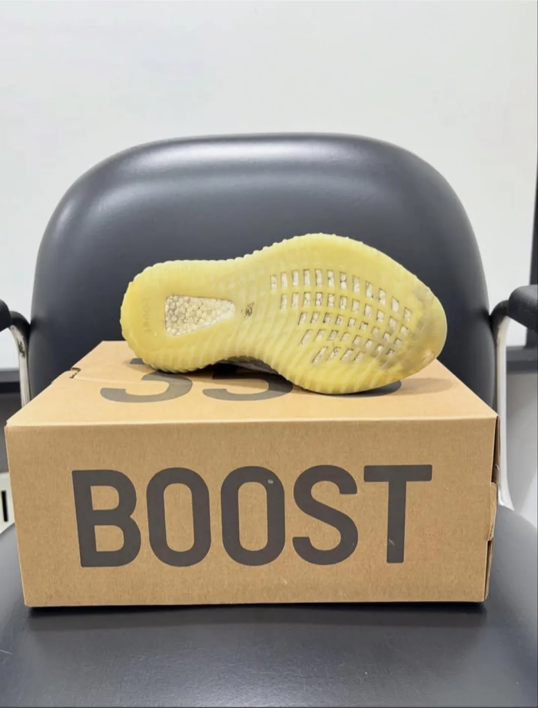 Adidas Yeezy Boost 350 V2 Blue Tint image indicator(3)