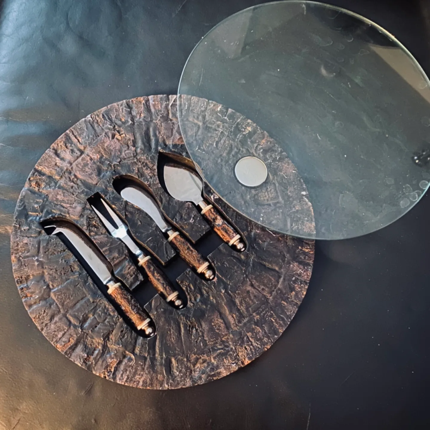 Cheese Board with Knives Set image indicator(2)