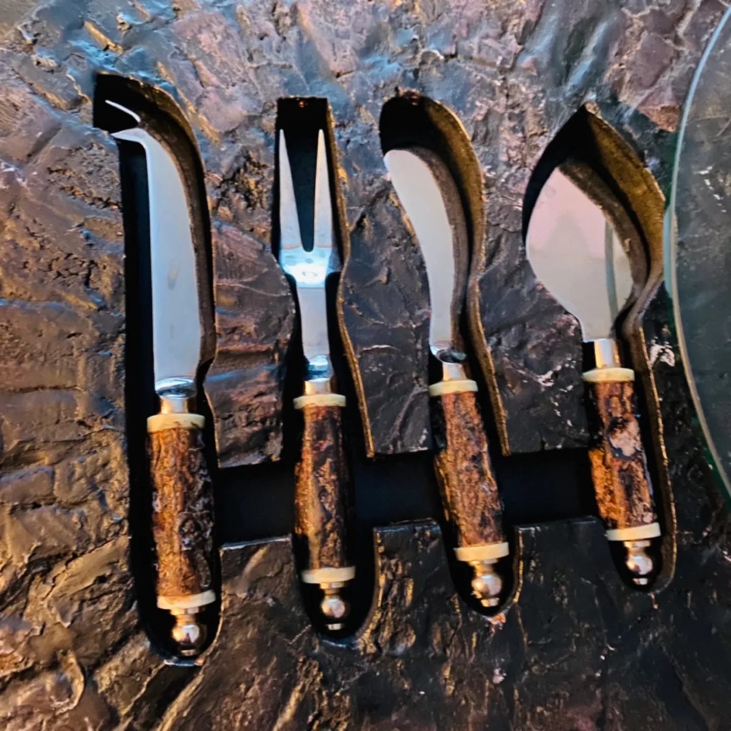 Cheese Board with Knives Set image indicator(3)