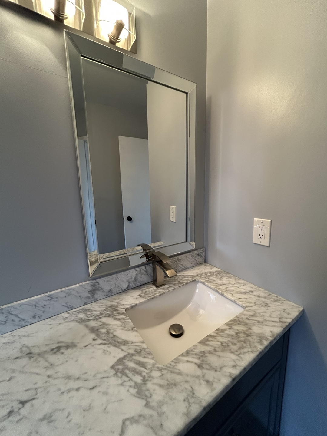 72" Bathroom Vanity Double Sink - photo 3