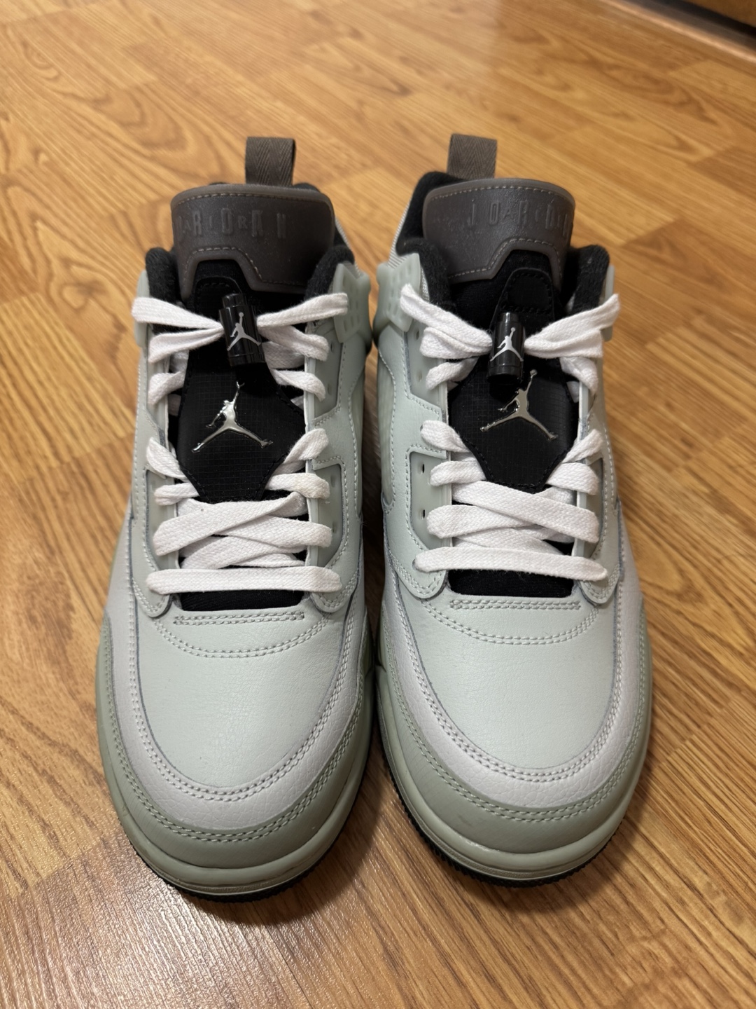 Jordan Spizike Low