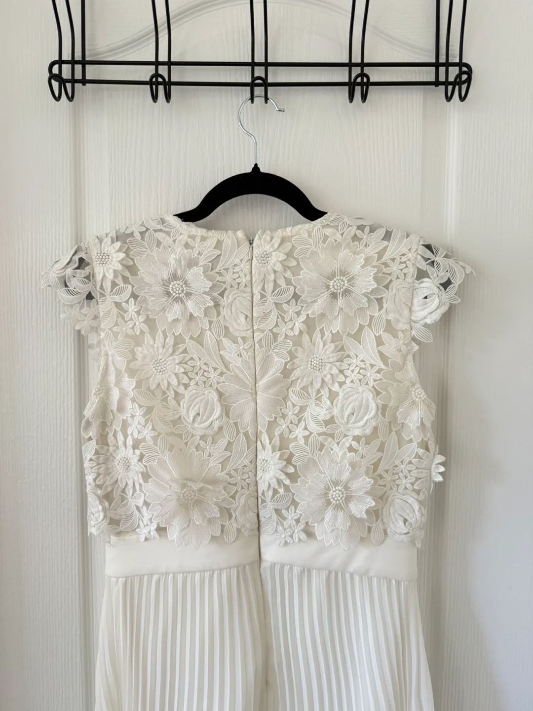 coast White Lace Pleated Dress image indicator(5)