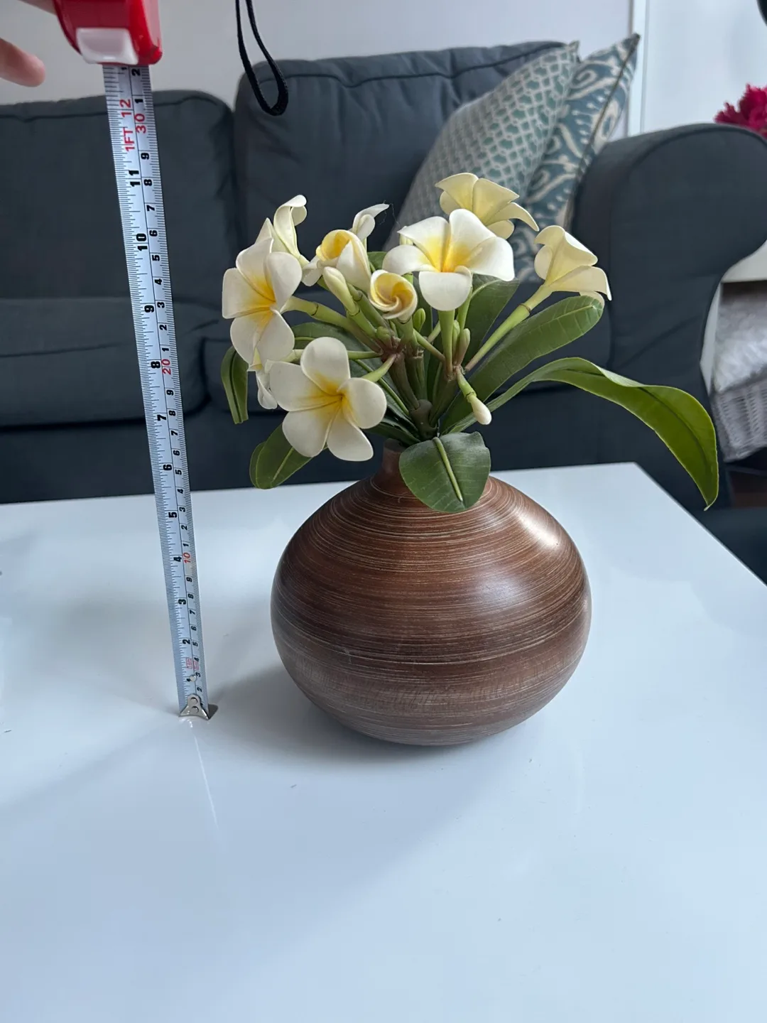 Flower in Wooden Vase image indicator(4)