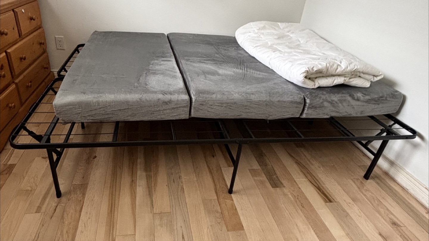 Queen Size Metal Bed Frame - photo 3