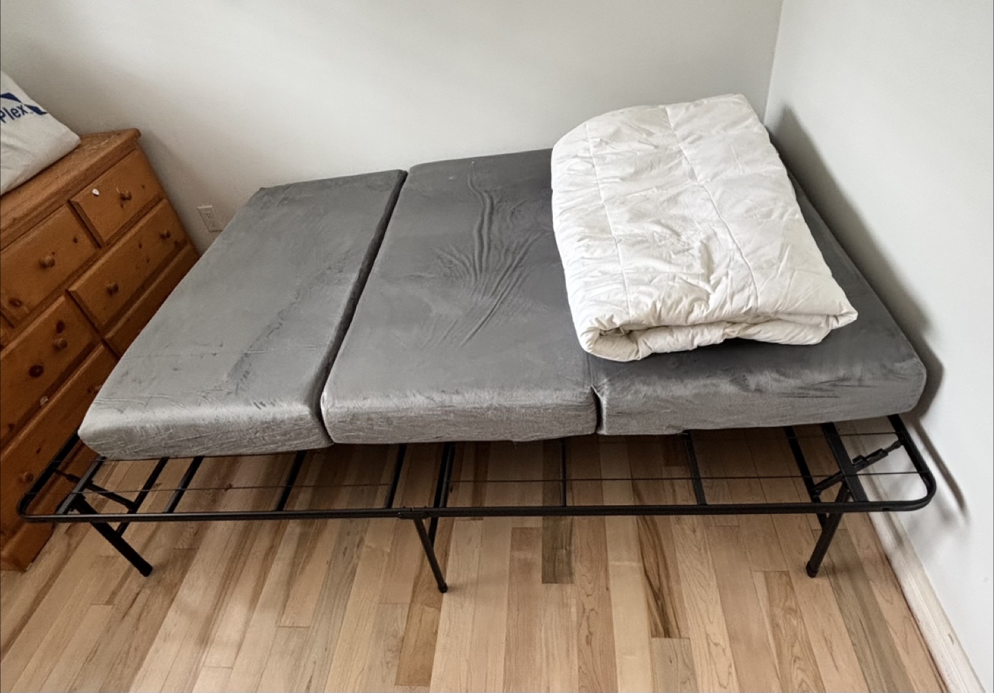 Queen Size Metal Bed Frame - photo 5