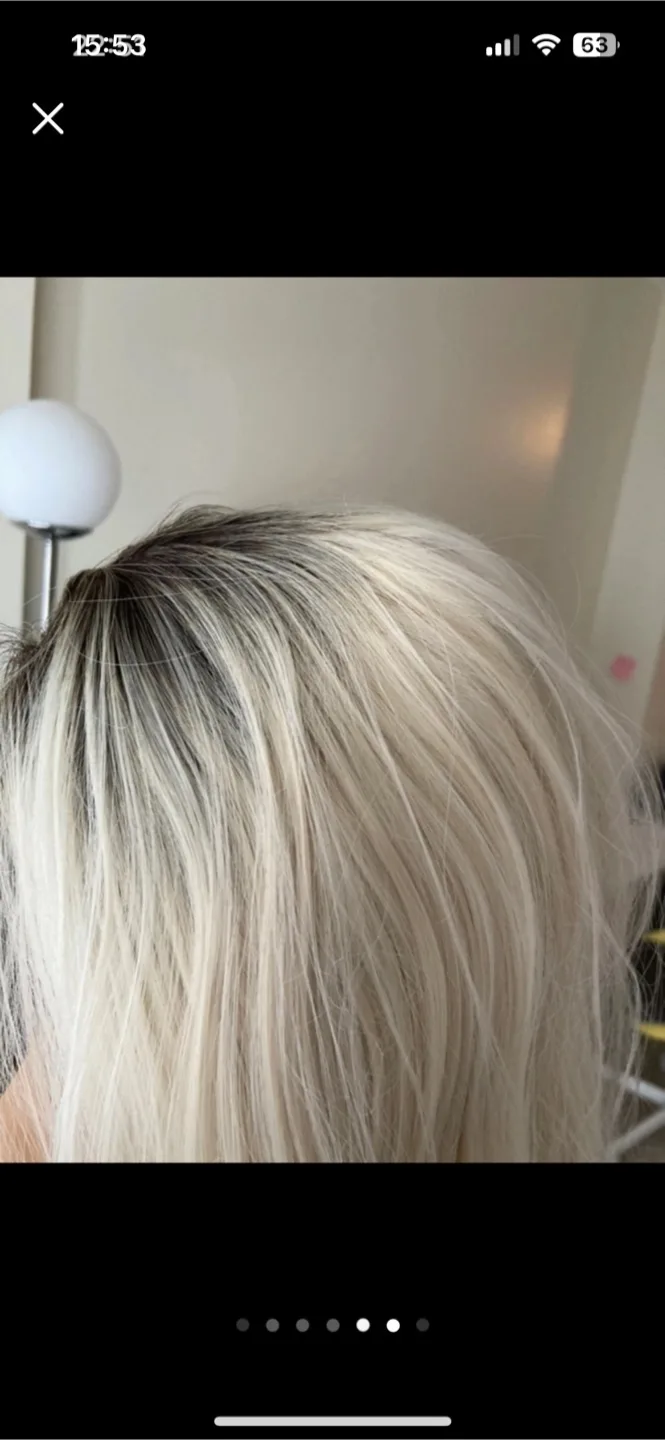 Bellami blond wig image indicator(5)