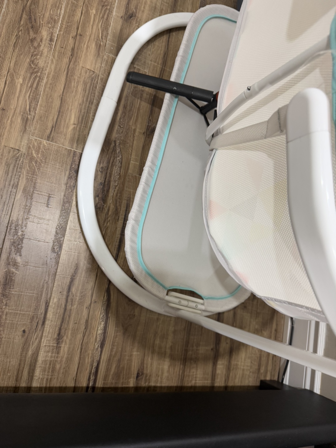 Fisher-Price Soothing Motions Bassinet - photo 3