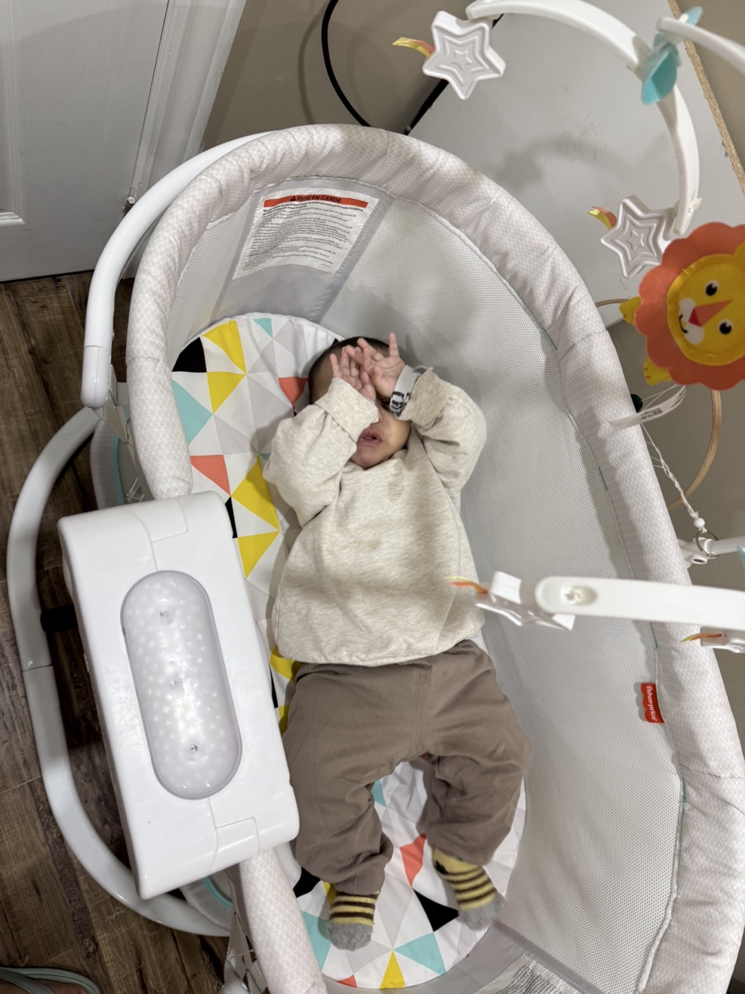 Fisher-Price Soothing Motions Bassinet - photo 5