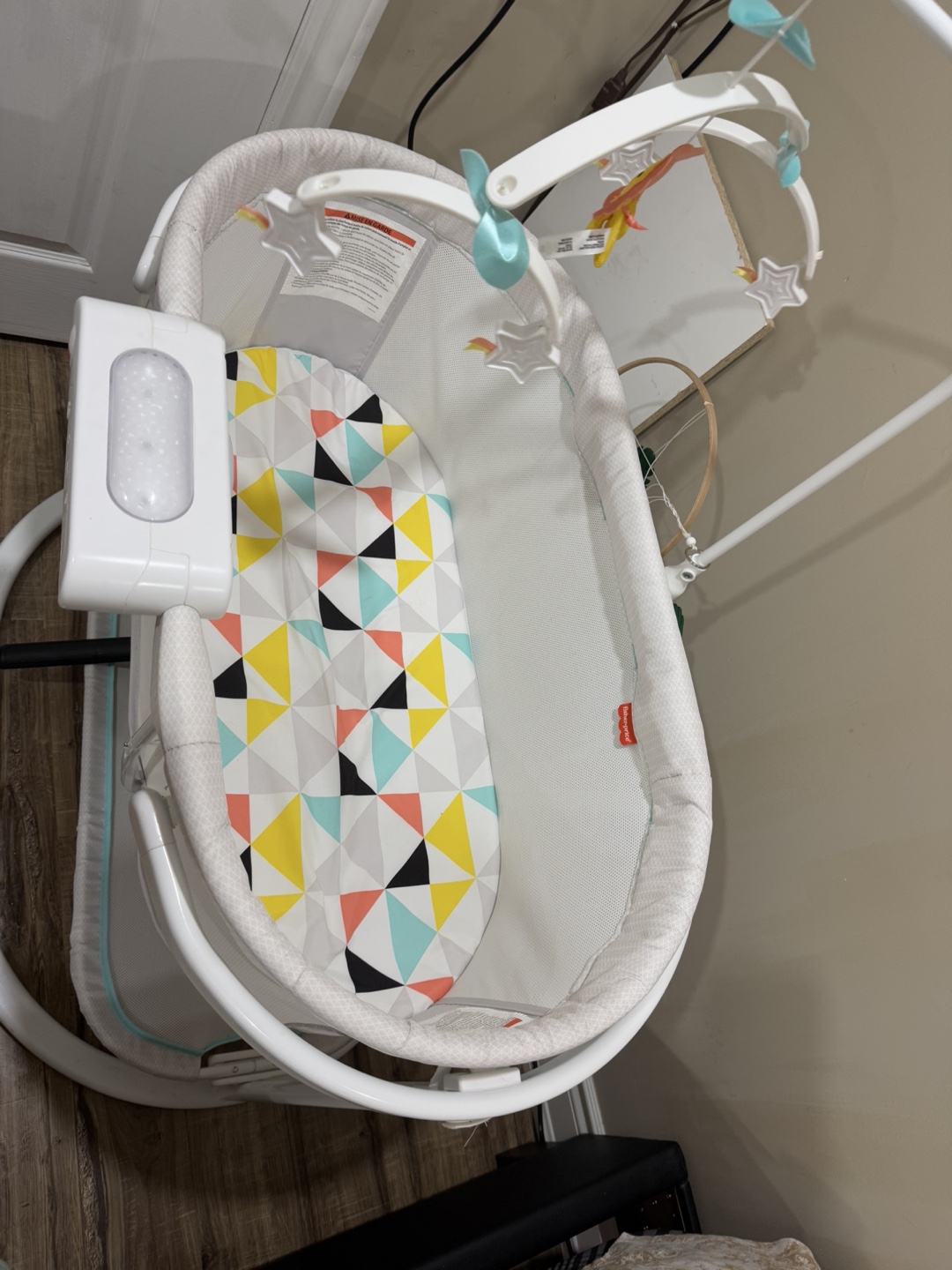 Fisher-Price Soothing Motions Bassinet - photo 4