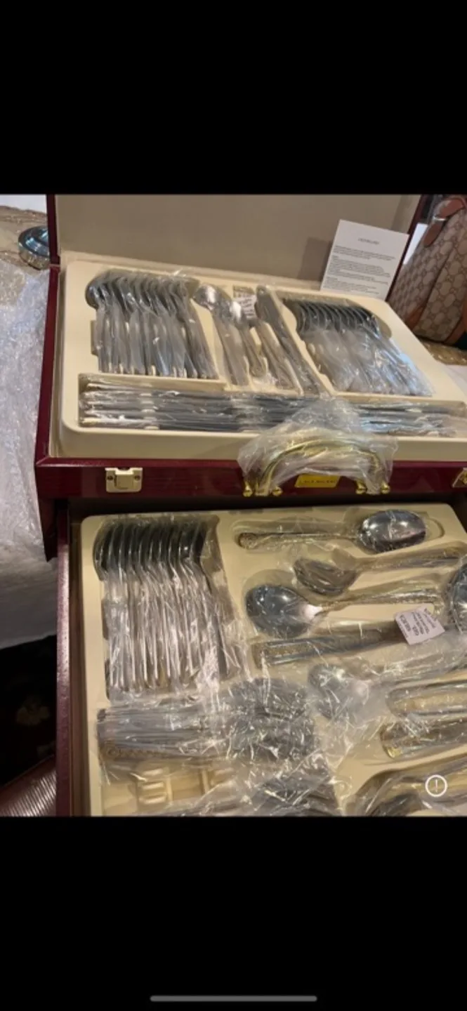 Designer Handbags - Coach & Gucci image indicator(8)