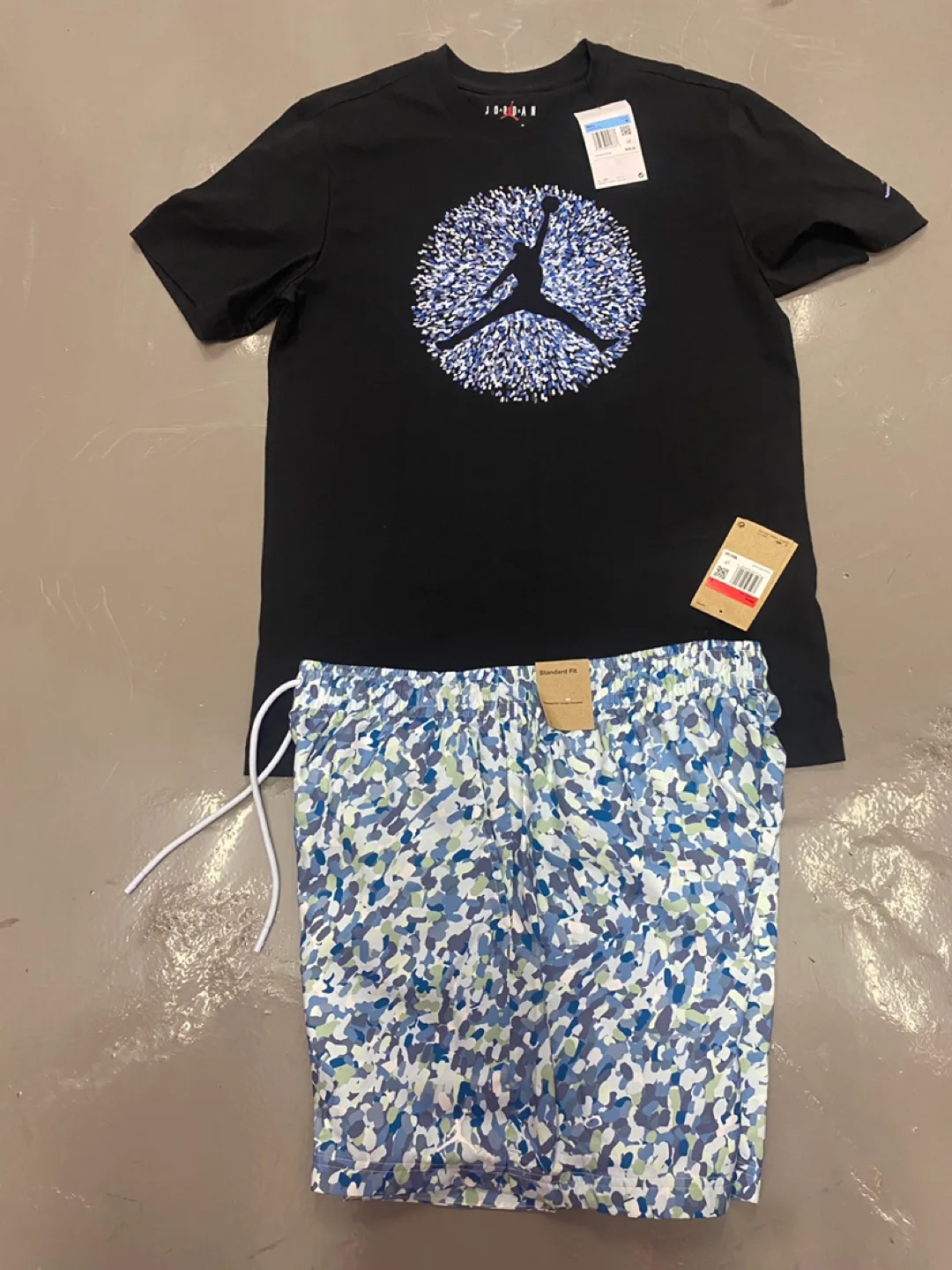 Jordan Jumpman Black Tee (M) & Patterned Shorts (L) thumbnail
