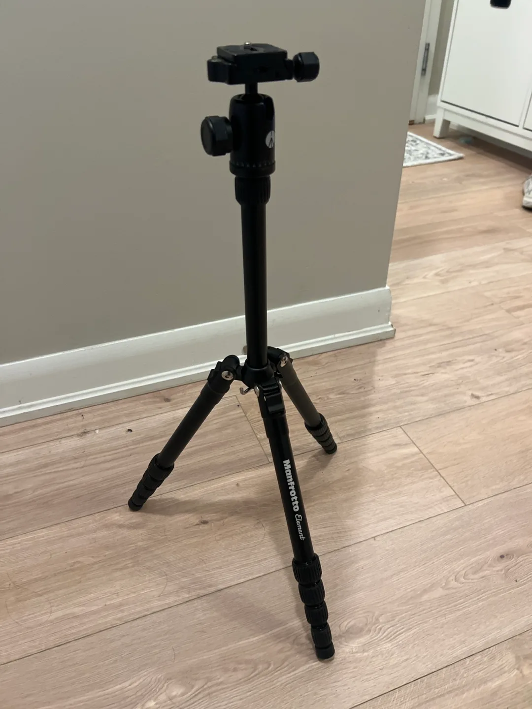 Manfrotto Element Traveller Tripod - Black thumbnail