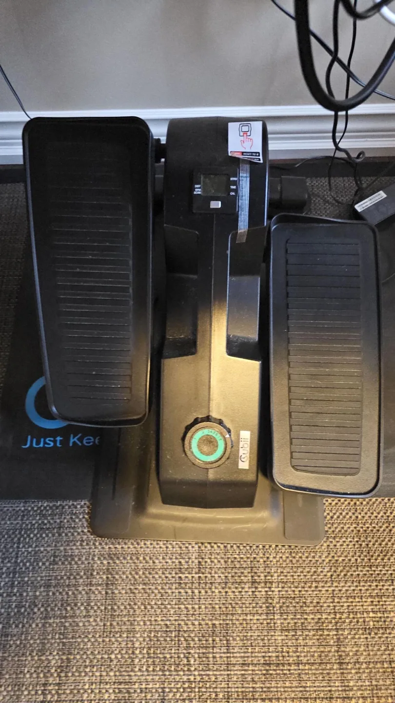 Cubii Jr. Seated Elliptical image indicator(3)