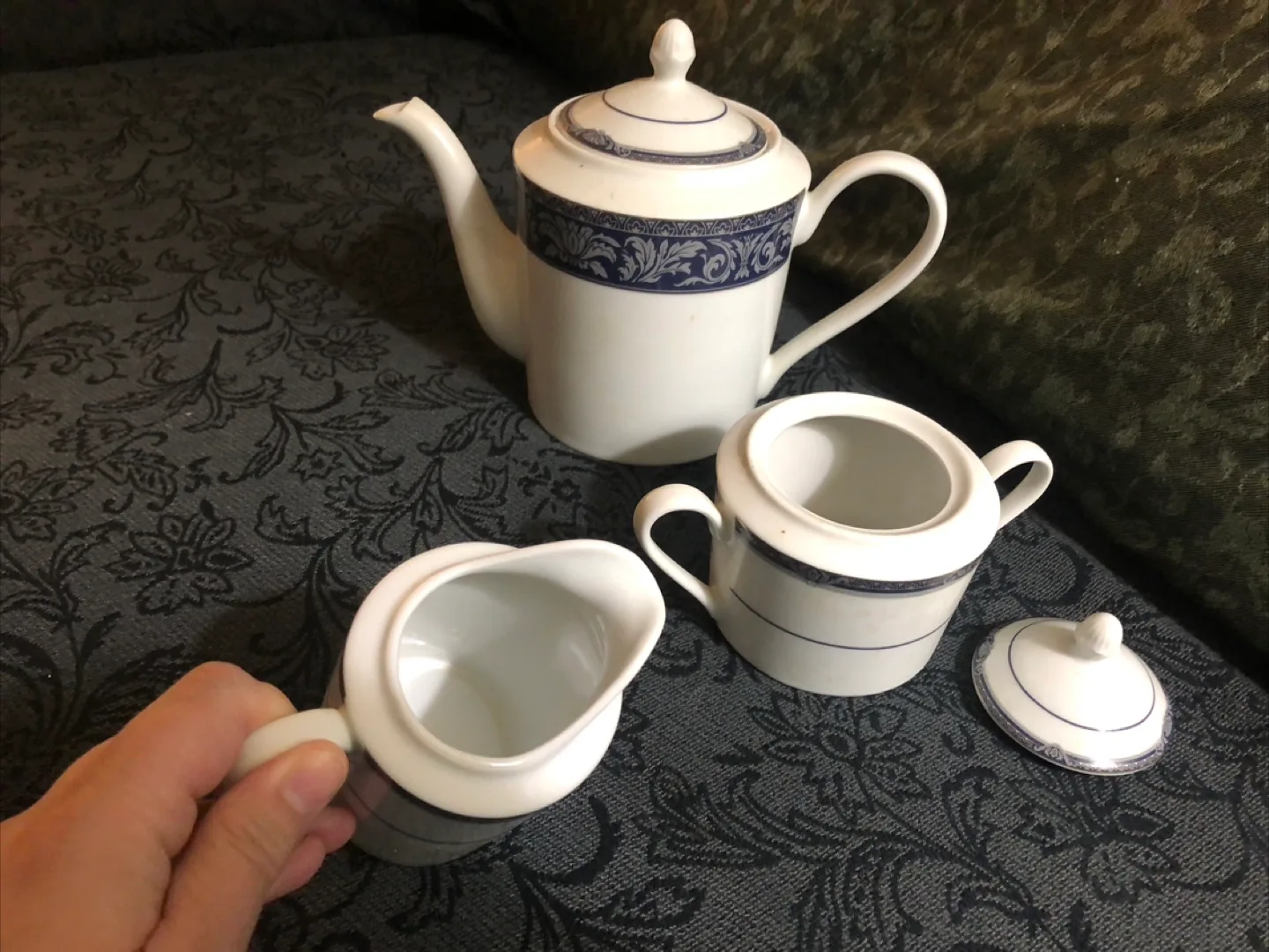 🇨🇦 Tea Set - Teapot, Creamer, Sugar Bowl image indicator(5)