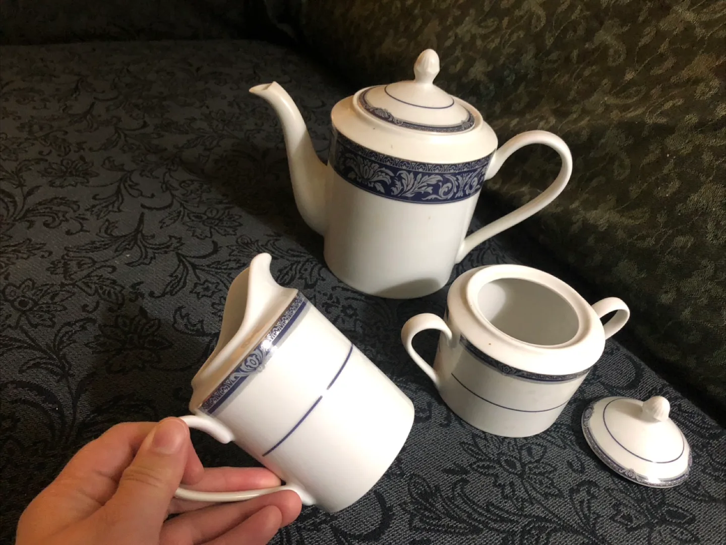 🇨🇦 Tea Set - Teapot, Creamer, Sugar Bowl image indicator(4)