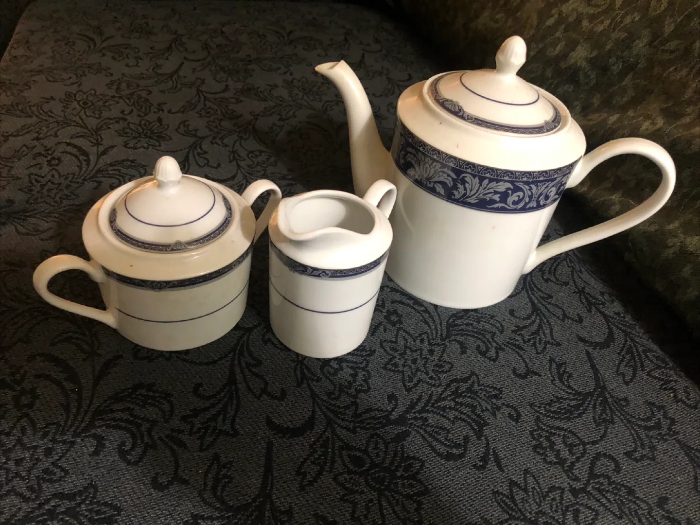 🇨🇦 Tea Set - Teapot, Creamer, Sugar Bowl image indicator(3)